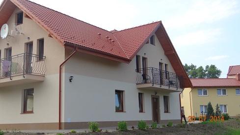 Zdjęcia naszych obiektów turystycznych, na głównym planie Willa Maczek , w głębi Maczek